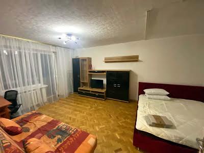 квартира за адресою Чеська вул., 4