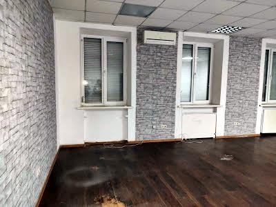 коммерческая по адресу Жилянская ул., 148