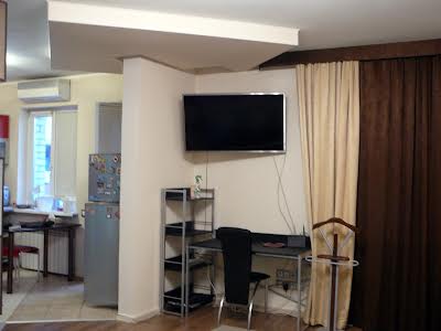 квартира за адресою Саперно-Слобідська вул., 8