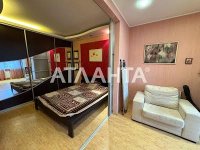 квартира за адресою Довженка вул., 1