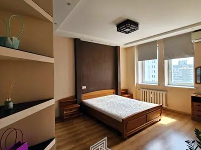 квартира по адресу Миколы Бажана просп., 16