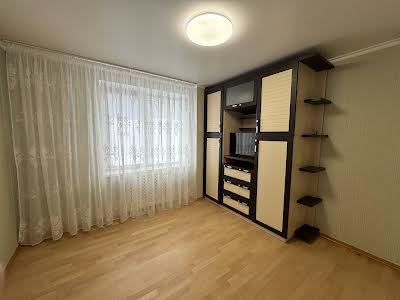 квартира за адресою Миколи Амосова вул., 4