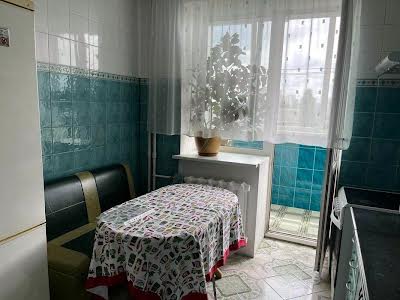 квартира за адресою Верховної Ради бульв., 21-Б