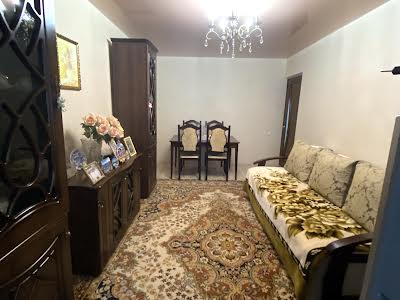 квартира за адресою Генерала Петрова вул., 76