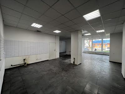 коммерческая по адресу вул. Перемоги, 54