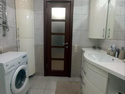квартира за адресою Осіння вул., 13