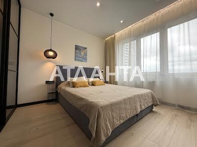 квартира за адресою Літературна вул., 10