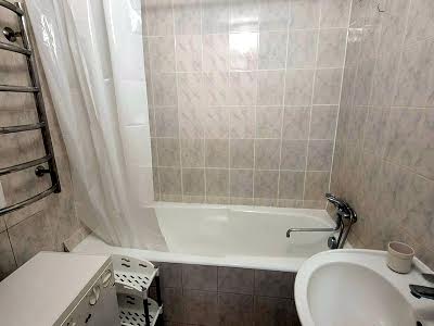 квартира за адресою Дніпровська вул., 5
