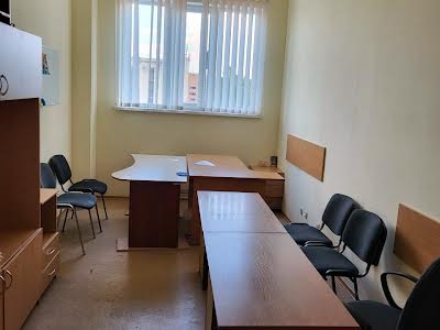 комерційна за адресою Гончарівський бульв. (Конєва), 4