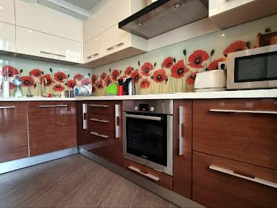 квартира за адресою Федора Ернста вул., 16-Б
