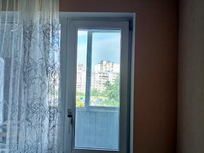 квартира за адресою Каштанова вул., 15-А