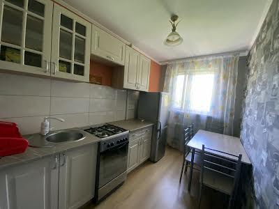 квартира за адресою Чорновола вул., 132