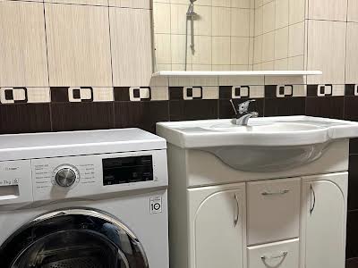 дом по адресу Київська