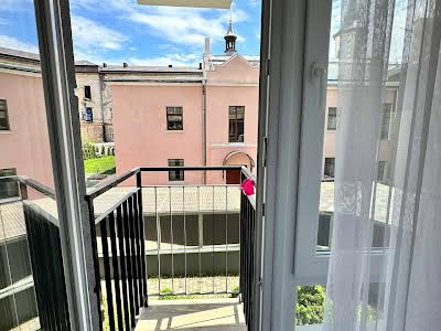квартира за адресою Пекарська вул., 57