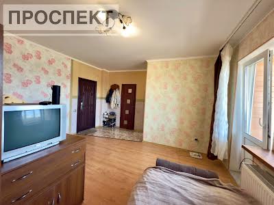 квартира за адресою Воскресенська вул., 13-Б