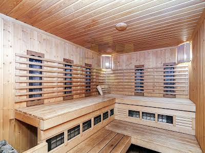 комерційна за адресою Петра Калнишевського вул. (Михайла Майорова), 7