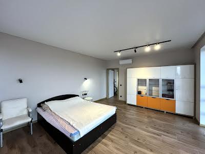 квартира за адресою Миколи Гулака вул., 4