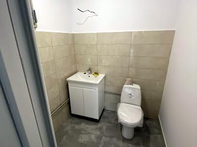 комерційна за адресою Малоголосківська вул., 32