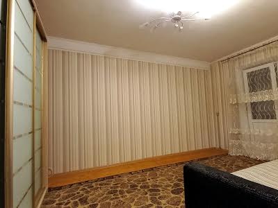 квартира за адресою Богатирська вул., 10