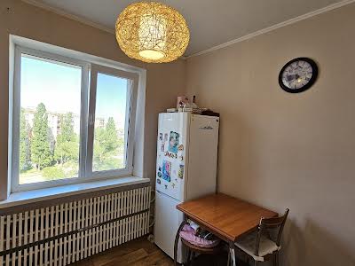 квартира за адресою Металургів просп., 4