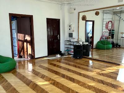 комерційна за адресою Печерський узвіз, 19