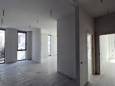 коммерческая по адресу Угорская ул., 14а