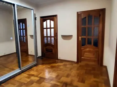 квартира за адресою Анни Ахматової вул., 23
