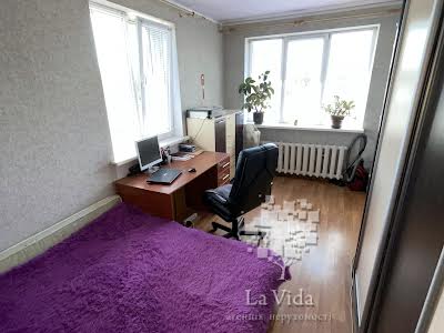 квартира по адресу Стельмаха Михаила ул., 6