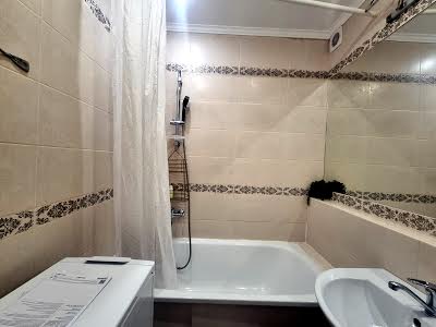 квартира за адресою Панаса Мирного вул., 11