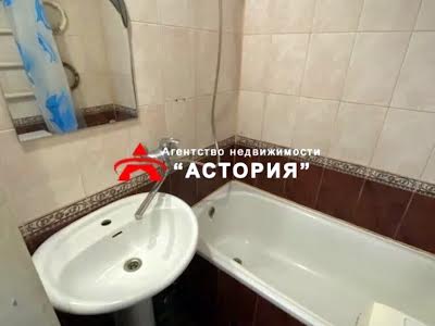 квартира за адресою Українська вул., 33