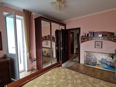 квартира за адресою Автозаводська вул., 99/4