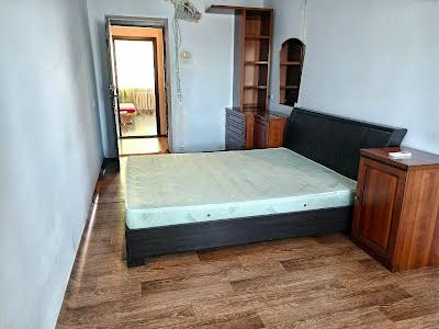 квартира по адресу Нижнеднепровская ул., 4