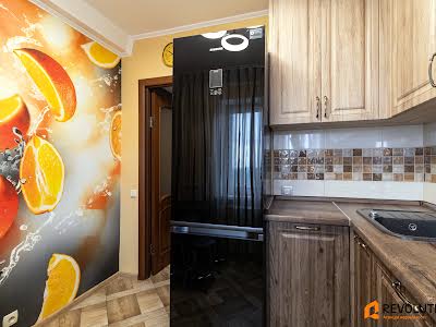квартира за адресою Романа Ратушного вул. (Волгоградська), 37