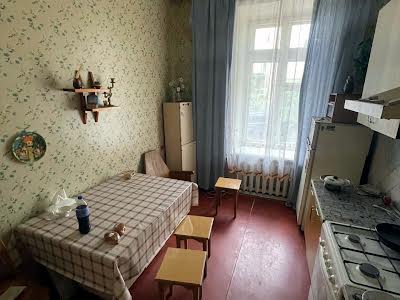 квартира за адресою Алли Горської пров. (Чеслава Бєлінського), 8