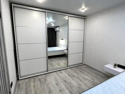 квартира за адресою Григоровича-Барського вул., 3