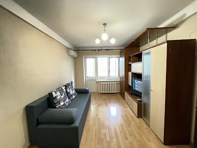 квартира по адресу Дарницкий бульв., 13