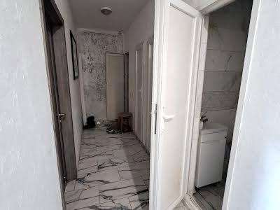 коммерческая по адресу Берестейський, 59