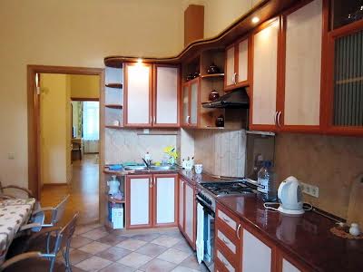 квартира за адресою Заньковецької вул., 6