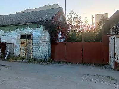 комерційна за адресою Берегова вул., 147