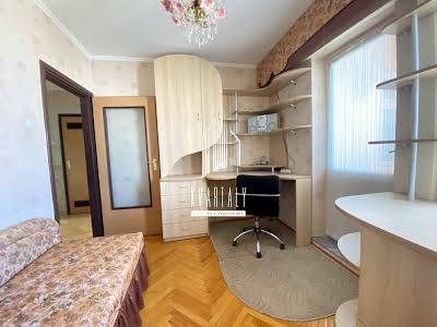 квартира по адресу Ивана Пулюя ул., 1-А