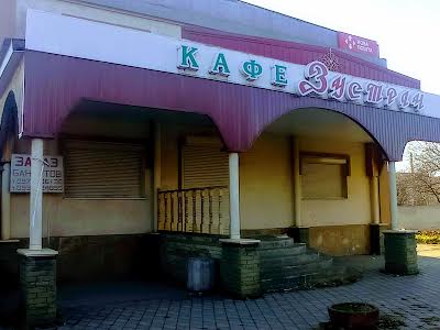 комерційна за адресою Солідарності, 535