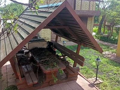 будинок за адресою вул. Лісова, 13