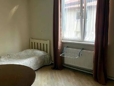 квартира за адресою Івана-Теодозія Куровця вул. (Сергія Боткіна), 10