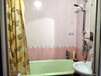 комната по адресу Драгоманова ул., 23