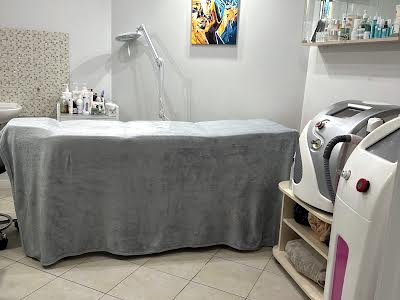 комерційна за адресою Сім’ї Кульженків вул. (Дехтяренка Петра), 35