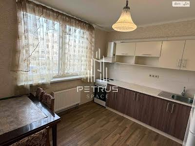квартира по адресу Соломии Крушельницкой ул., 13