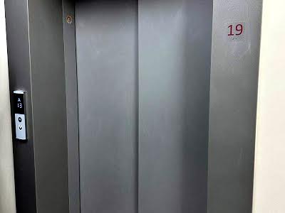 квартира за адресою Причальна вул., 10