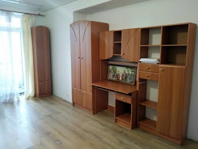 квартира за адресою Антонича вул., 5б