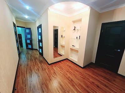 квартира за адресою Ревуцького вул., 7в