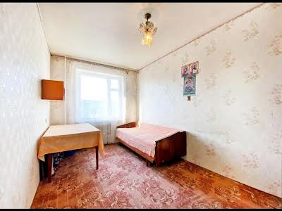 квартира за адресою Калинова вул., 75